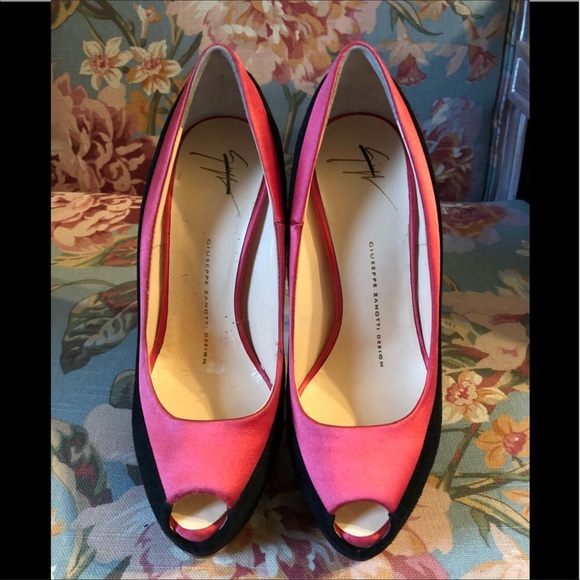 Giuseppe Zanotti Peep Toe Pumps - Picture 2 of 7